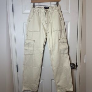 Cream Cargo Pants 🤍